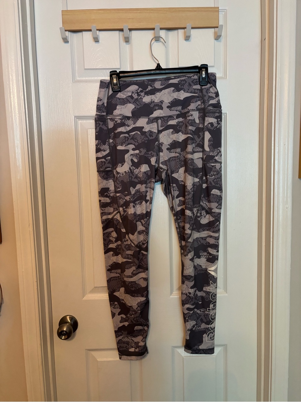 Reebok Gray Camo Leggings - Size Medium